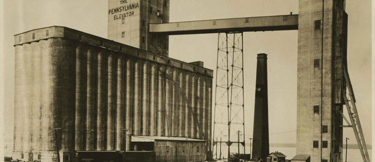 Photographs of Silos: On the Contingency of a Modern Photographic Canon