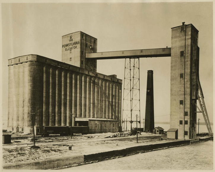 Photographs of Silos: On the Contingency of a Modern Photographic Canon